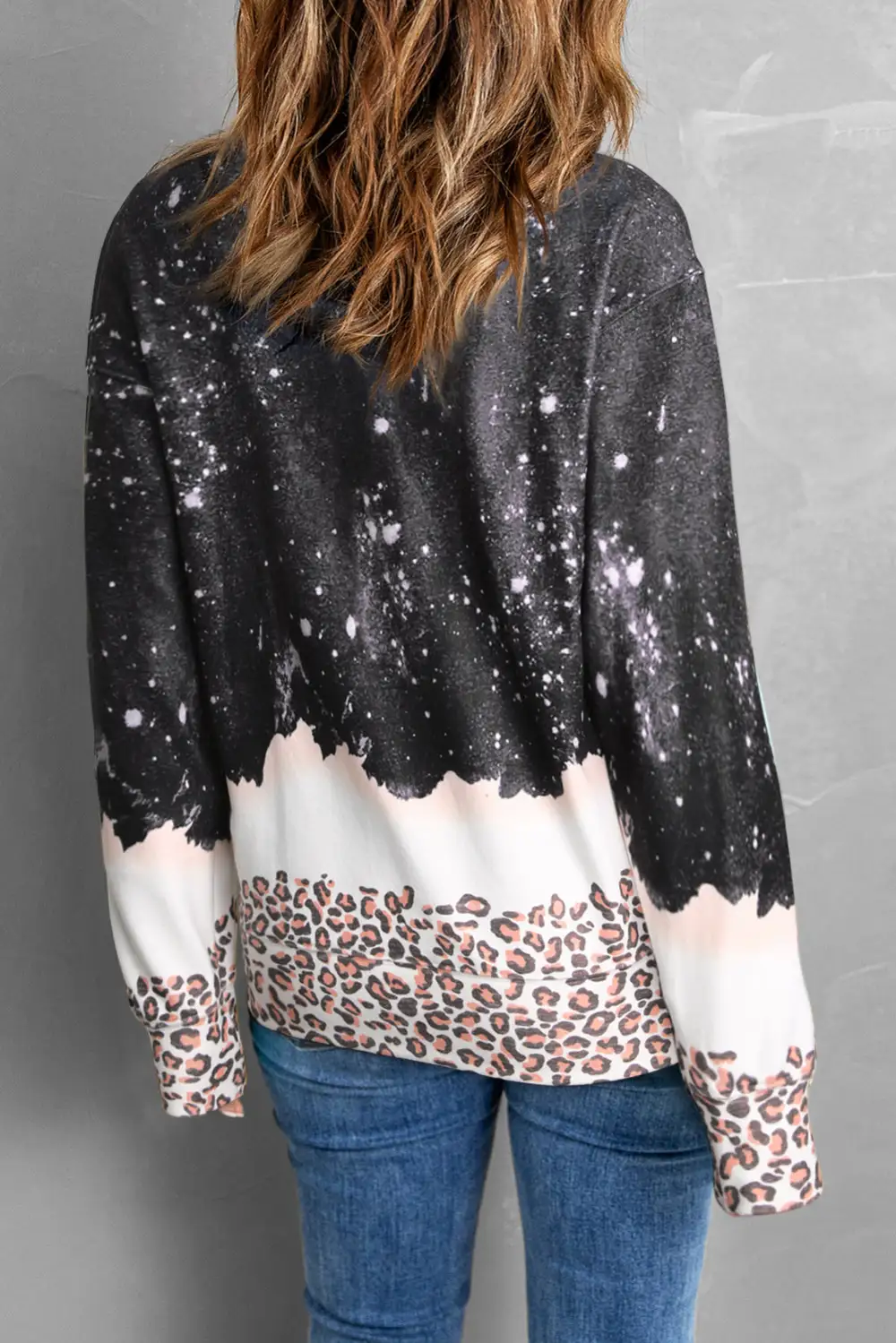 Snowy Graphic Leopard Bleached Sweatshirt