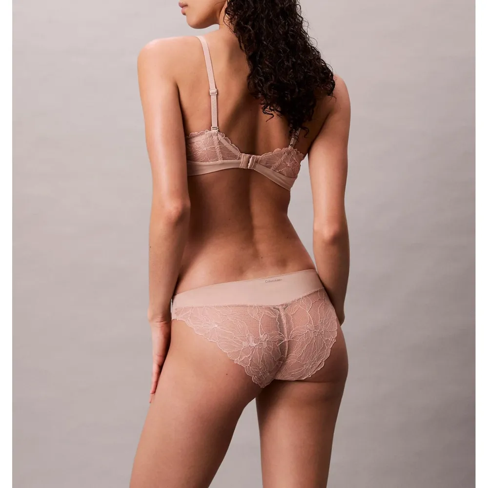 Lace Lightly-Lined Full-Coverage Bra