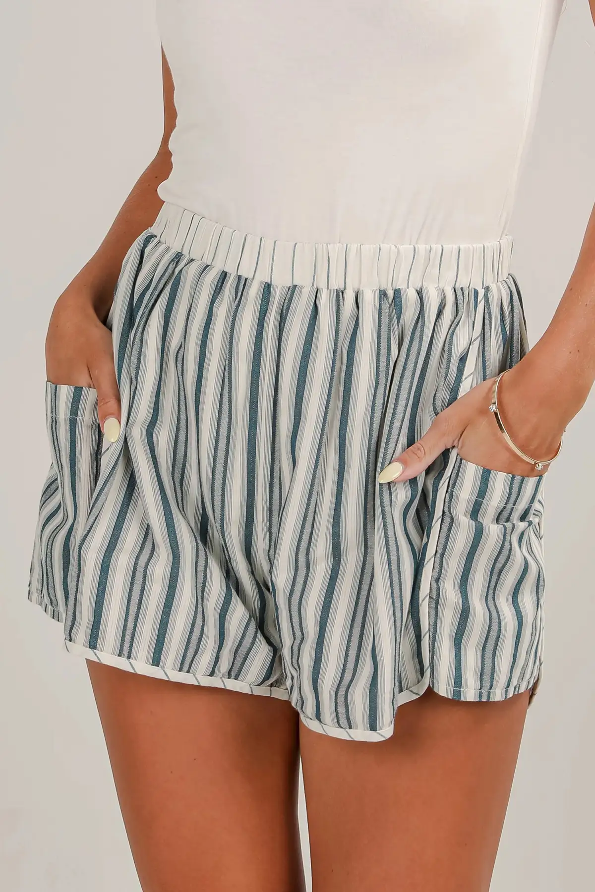 Elastic Waist Cargo Pocket Casual Shorts