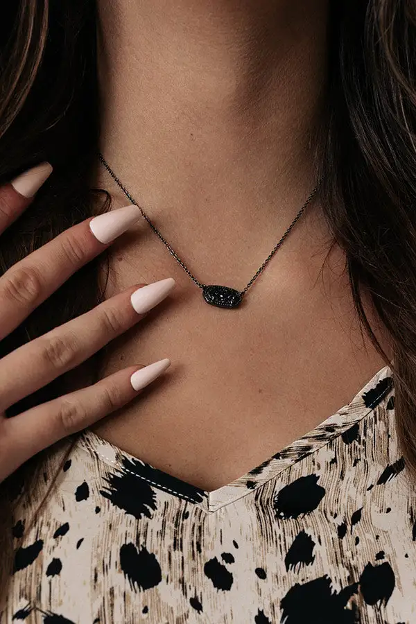 Station Delicate Pendant Necklace