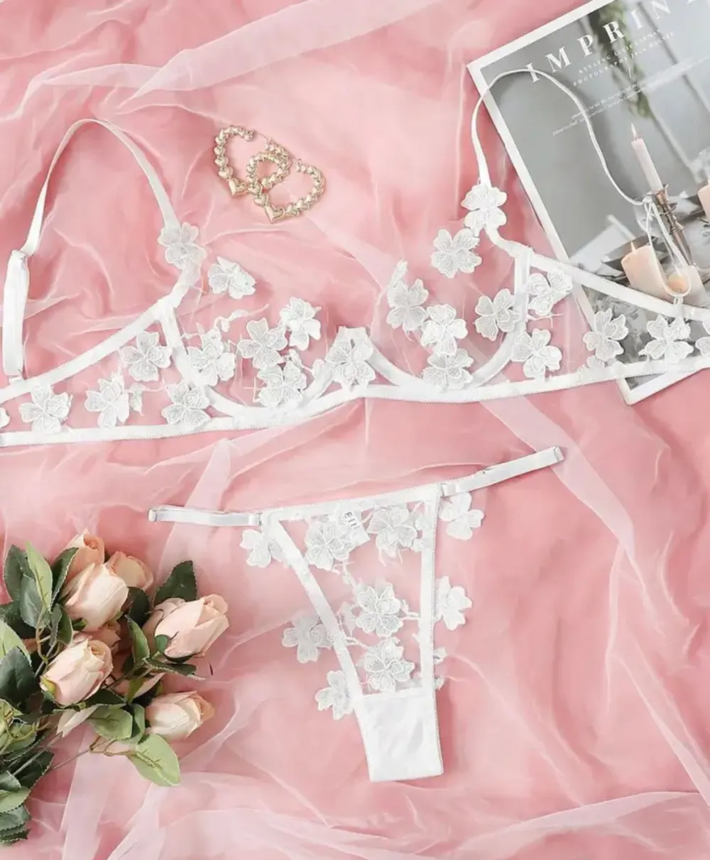 Detailed Floral Lingerie Set