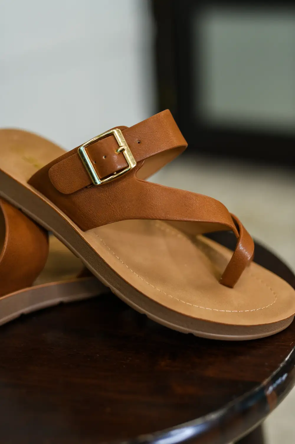 Flexible Buckle Flat Sandals