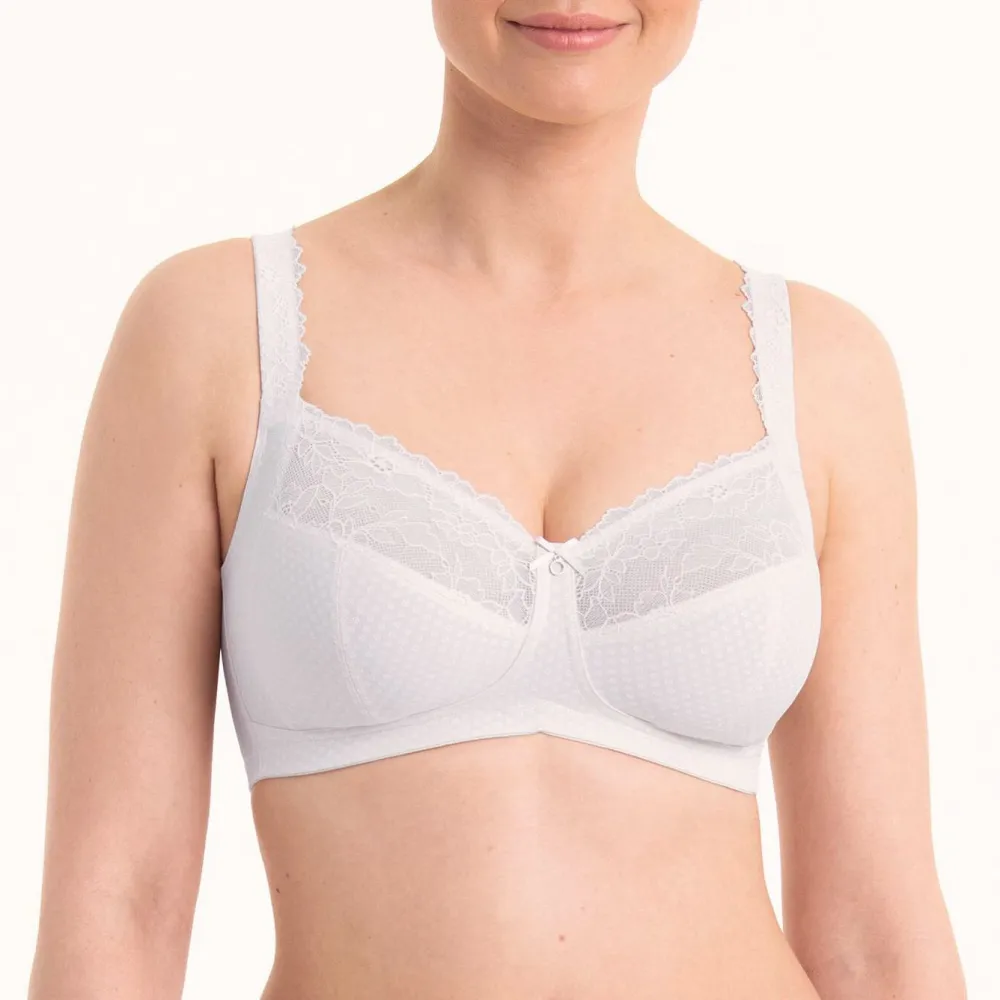 Women's Wireless Underwire Four-Part Cup Lace Bra