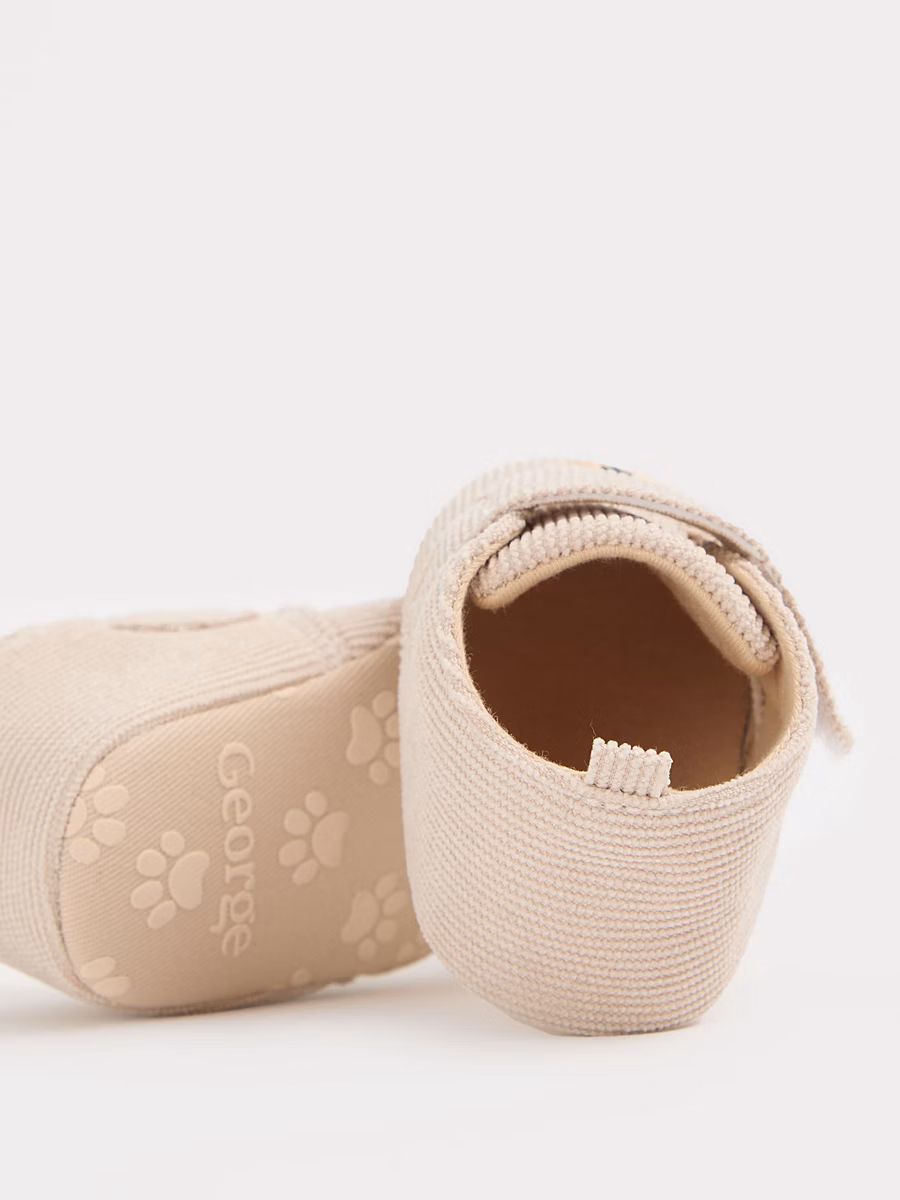 Beige Bear Ribbed Slippers detail 1