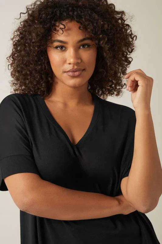 Black V-Neck Modal Rich T-Shirt detail 3