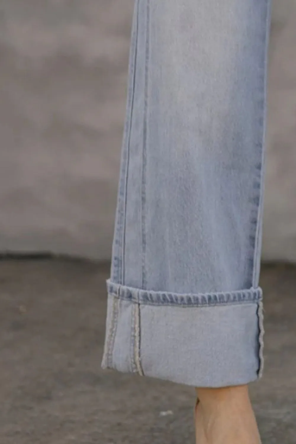 Versatile Straight Leg Pocketed Denim Jeans