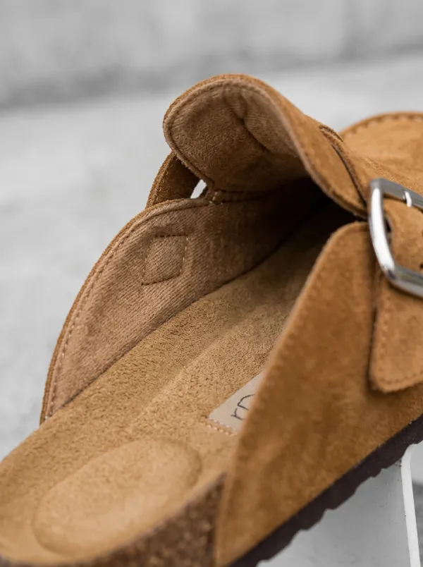 Women's Trail Buckle Detail Casual Suede Wood Sole Loafers