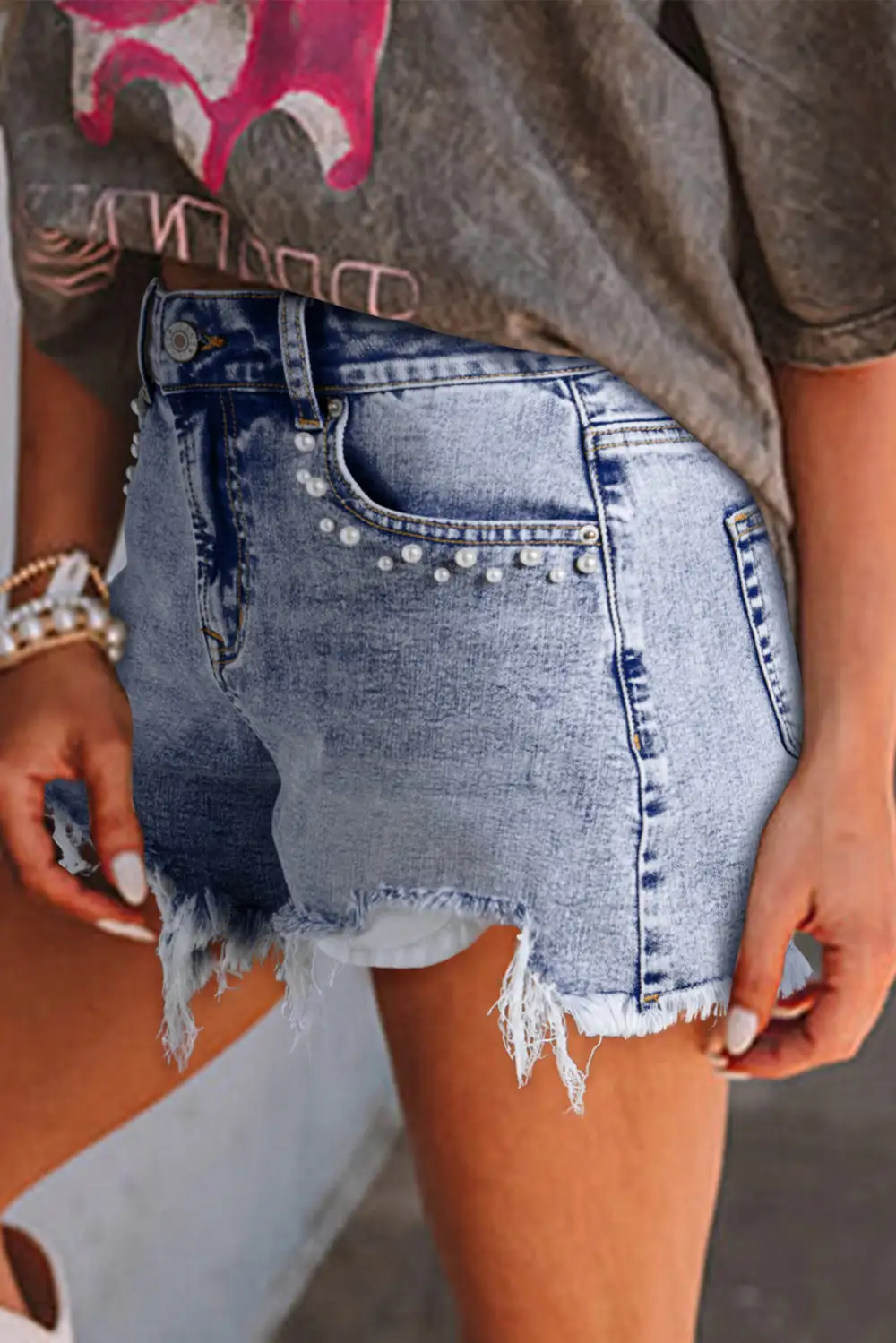 Studded Pockets Raw Hem Denim Shorts