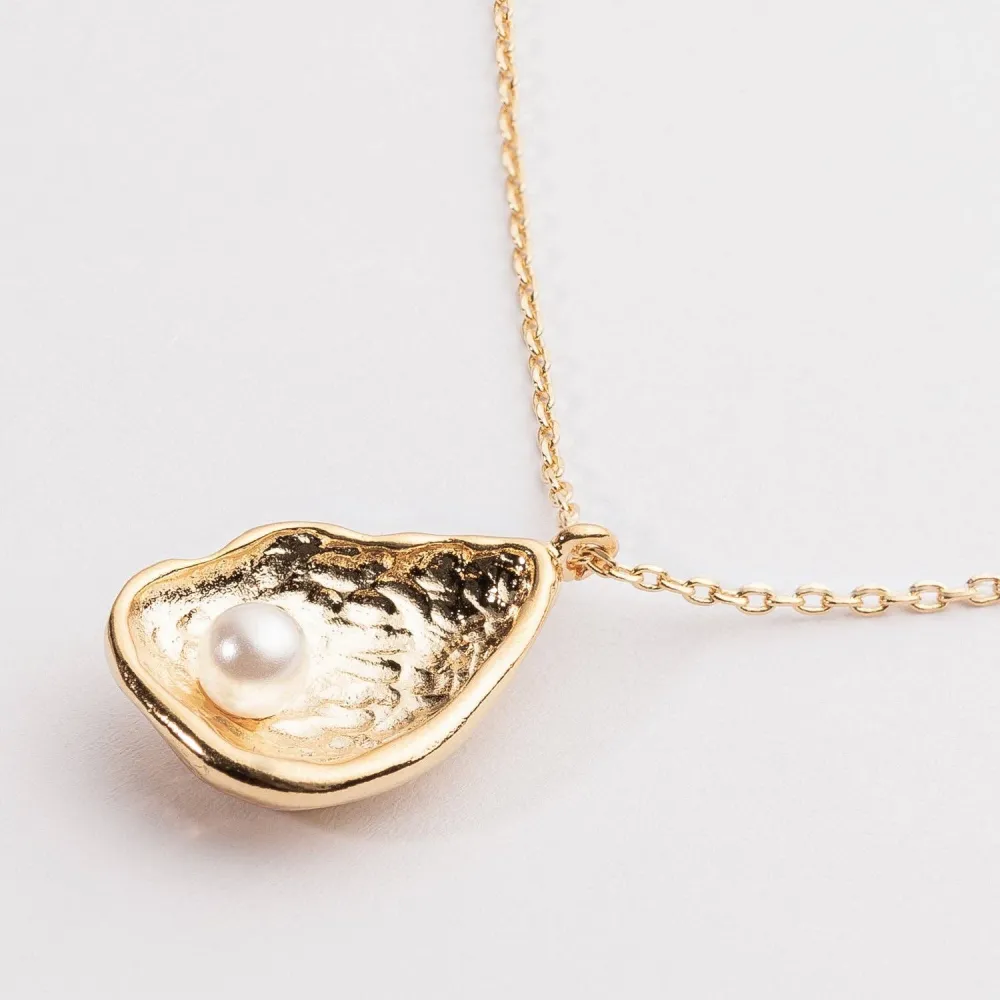 Gold Shell Pearl Necklace