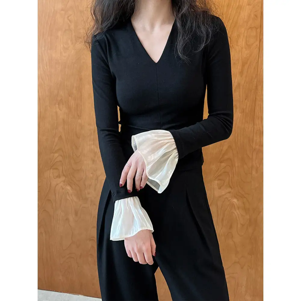 Structured V-Neck Patchwork Bell Sleeve Slim T-Shirt