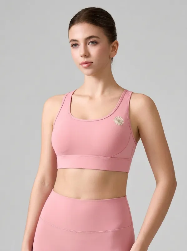 Women's Daisy-Embroidered Scoop-Neck Racerback Left-Chest Sports Bra