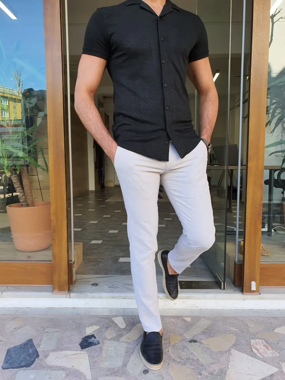 Refined Short Sleeve Slim Fit Casual Shirt