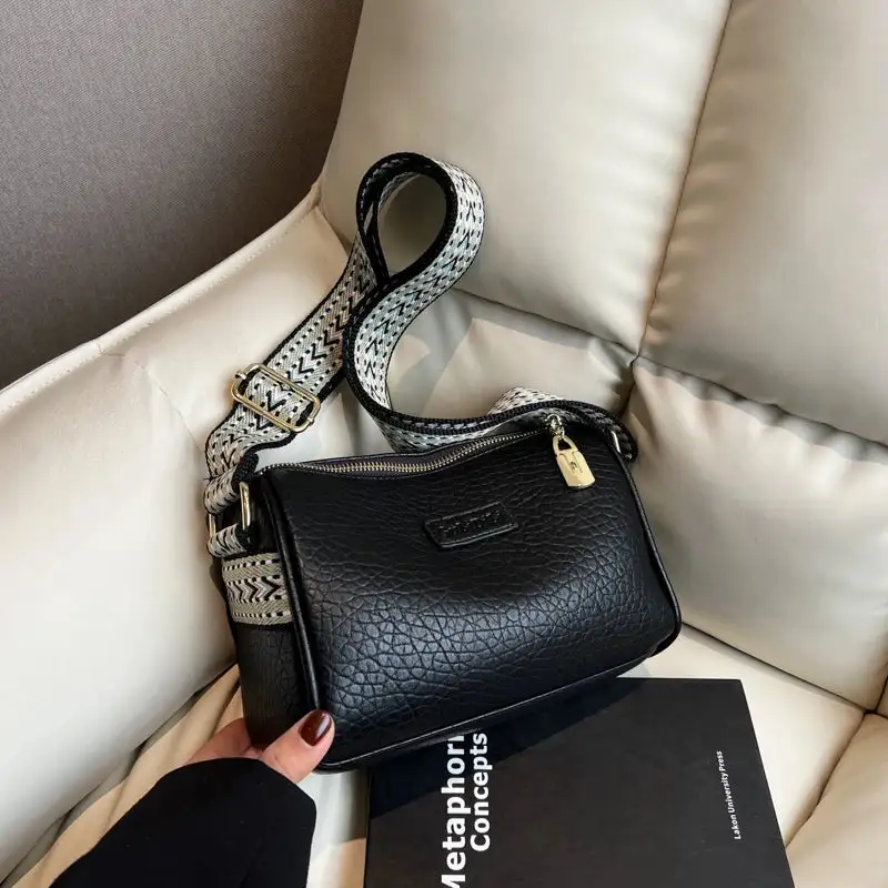 Timeless Heritage: Minimalist Tailored Retro Leather Handbag