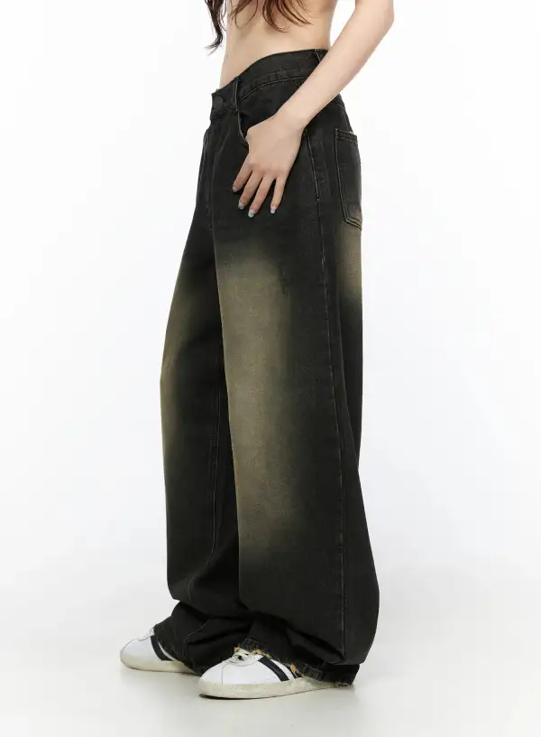 Distressed Baggy Jeans