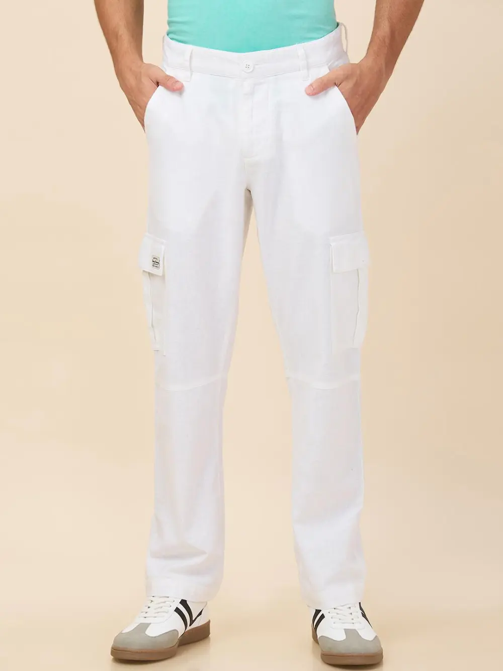 Modern Straight-Fit Mid-Rise Cargo Trousers