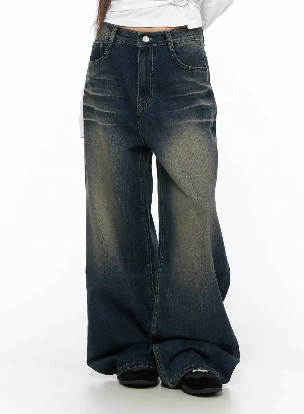 Wide-Fit Faded Low-Rise Baggy Jeans