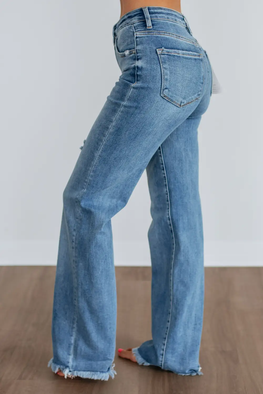Women's Mid Rise Straight Leg Raw Hem Jeans