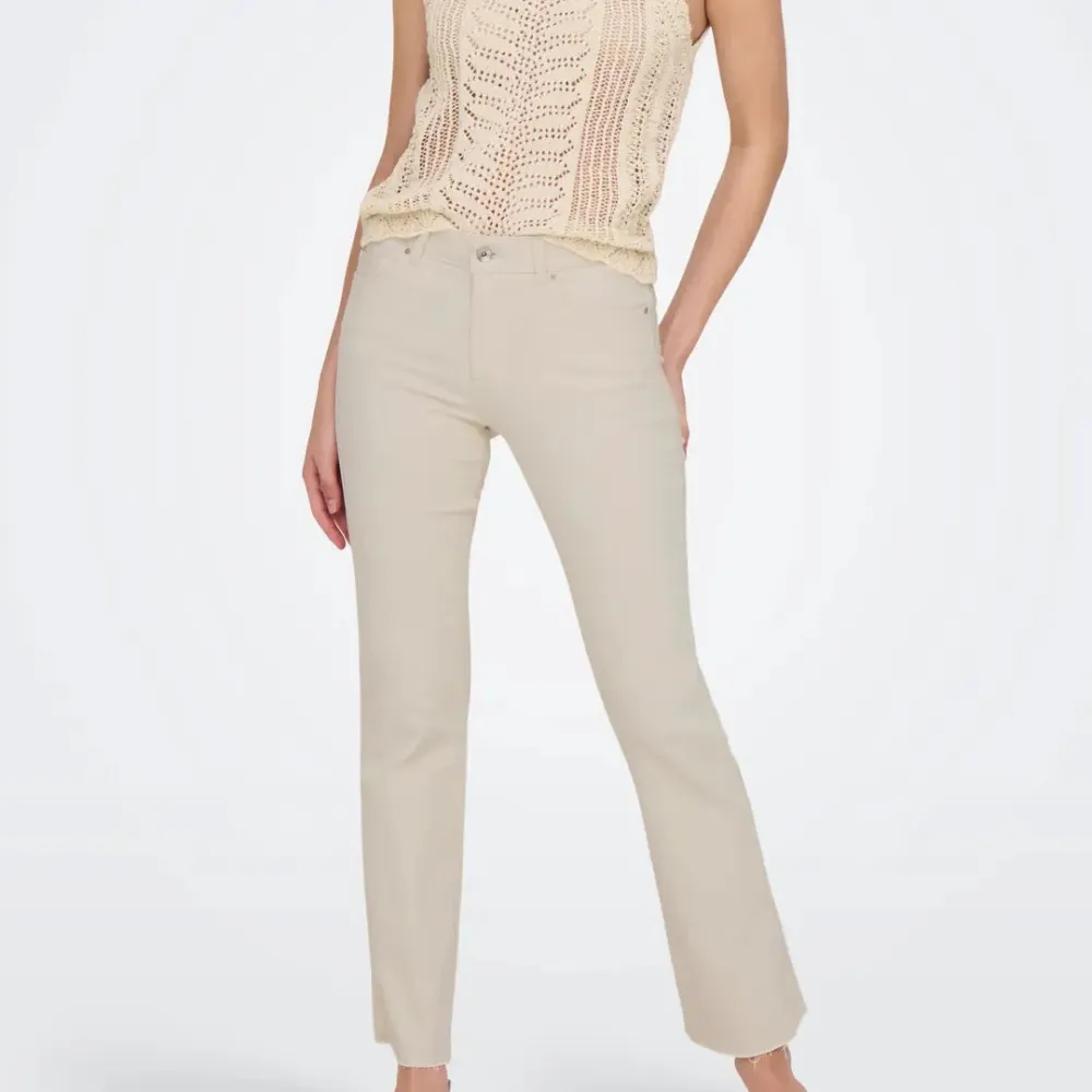Modern Contemporary Everyday Classic Jeans