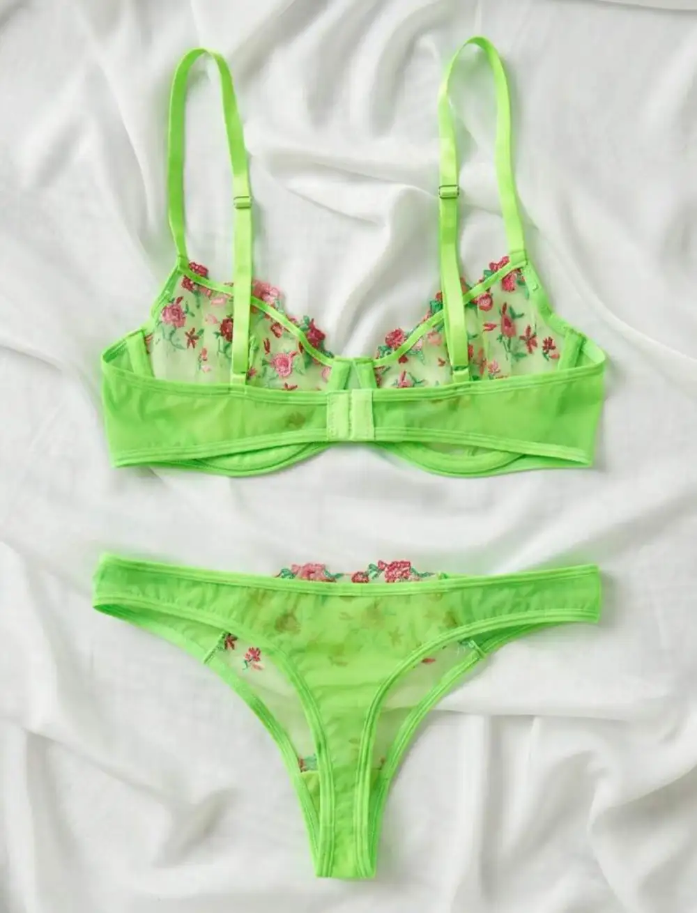 Detailed Floral Embroidered Lingerie Set
