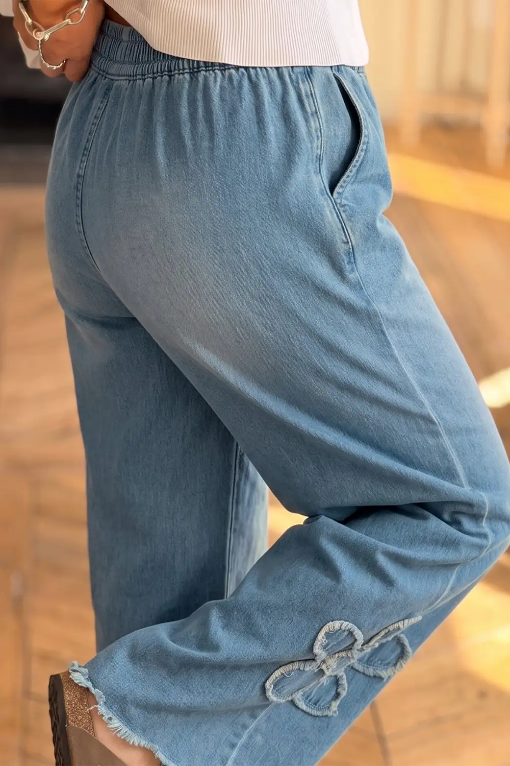 Women's Frayed Floral Patch Wide Leg Raw Hem Wide Leg Jeans