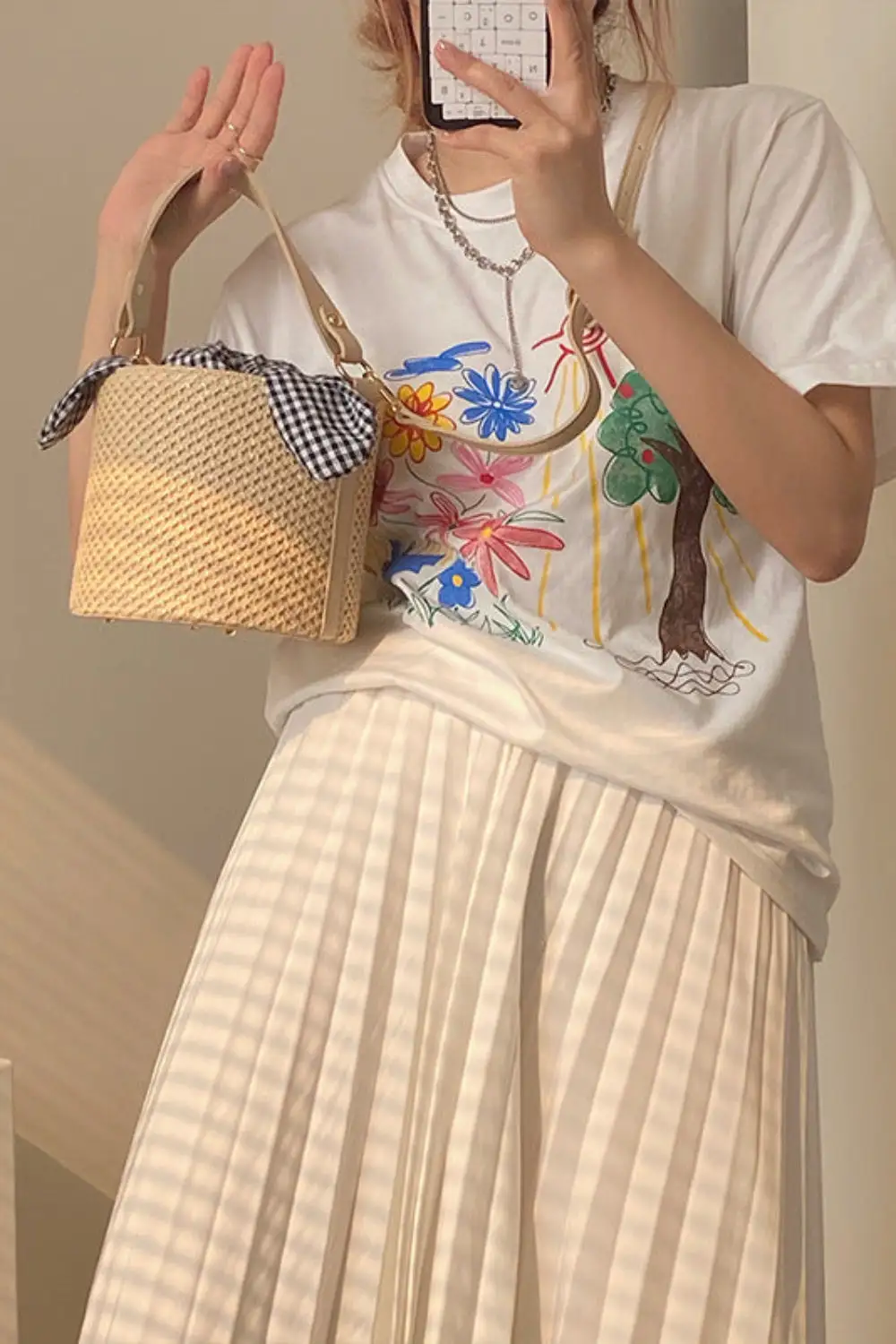 Coastal Charm: Casual Summer Straw Beach Tote