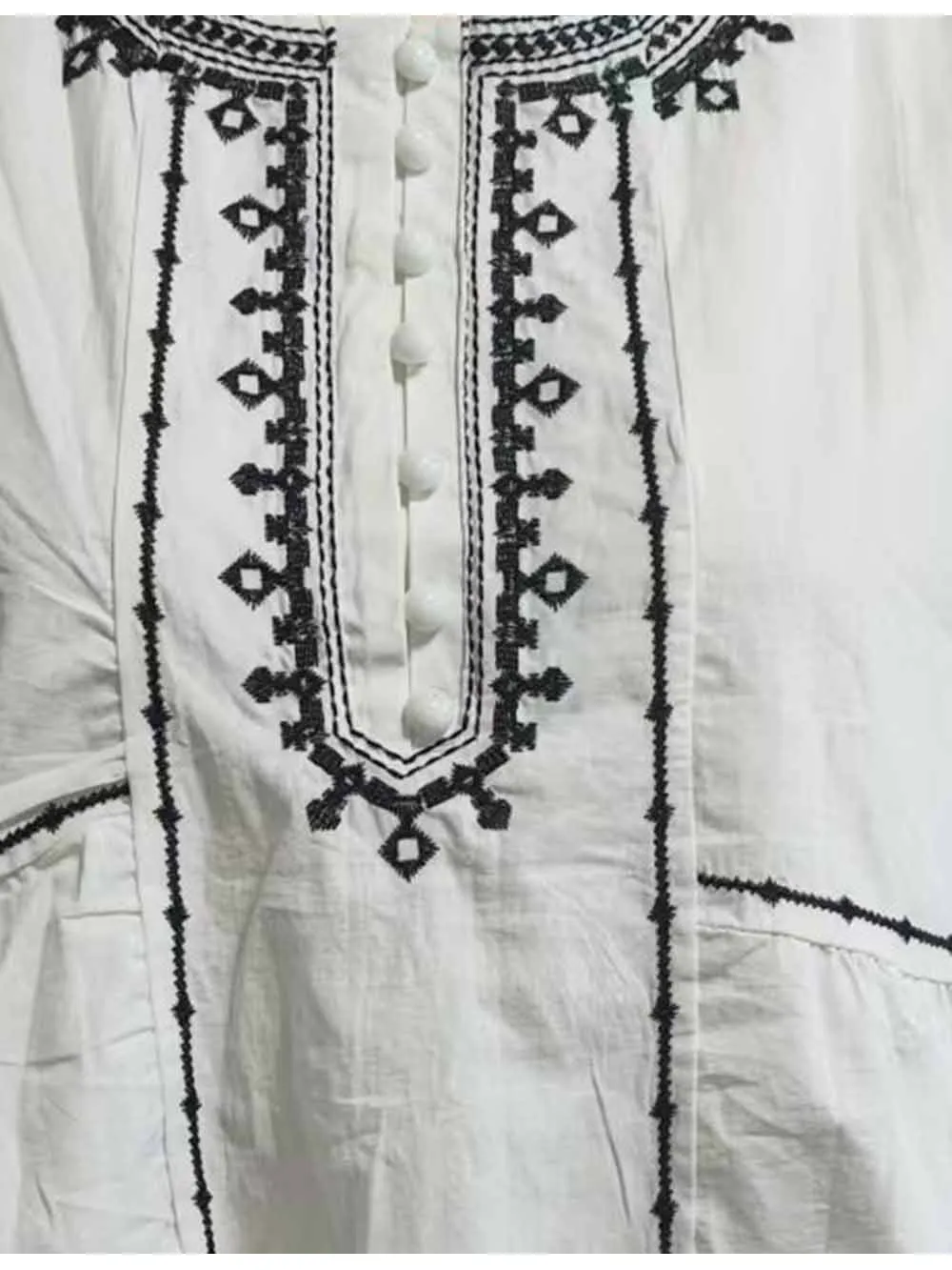 Boho Embroidery Round Neck Button Sleeveless Top
