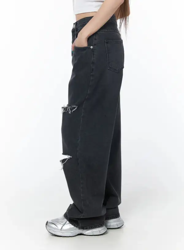 Pocketed Distressed Wide Leg Jeans