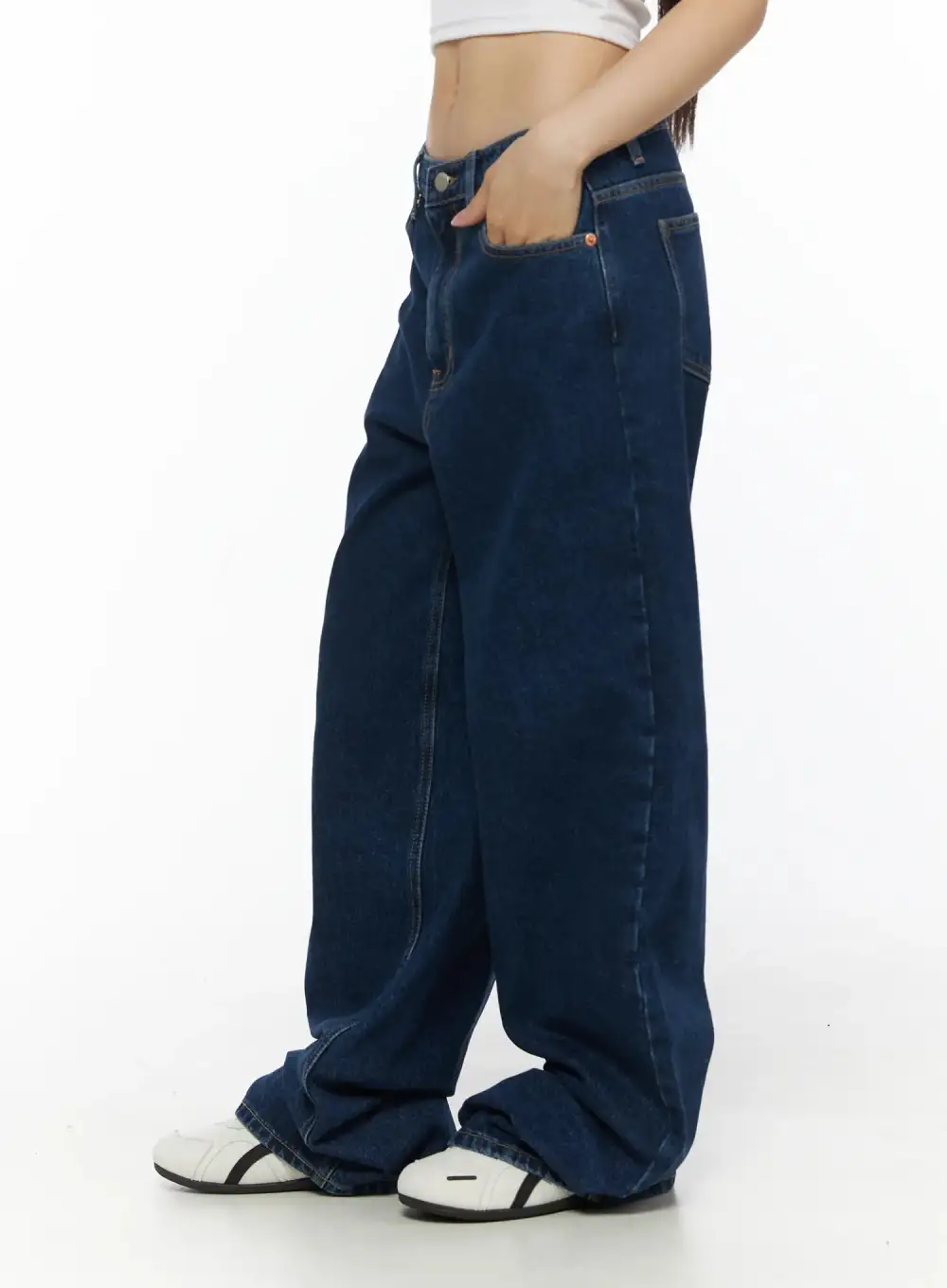 Stitch-Detail Wash Baggy Jeans