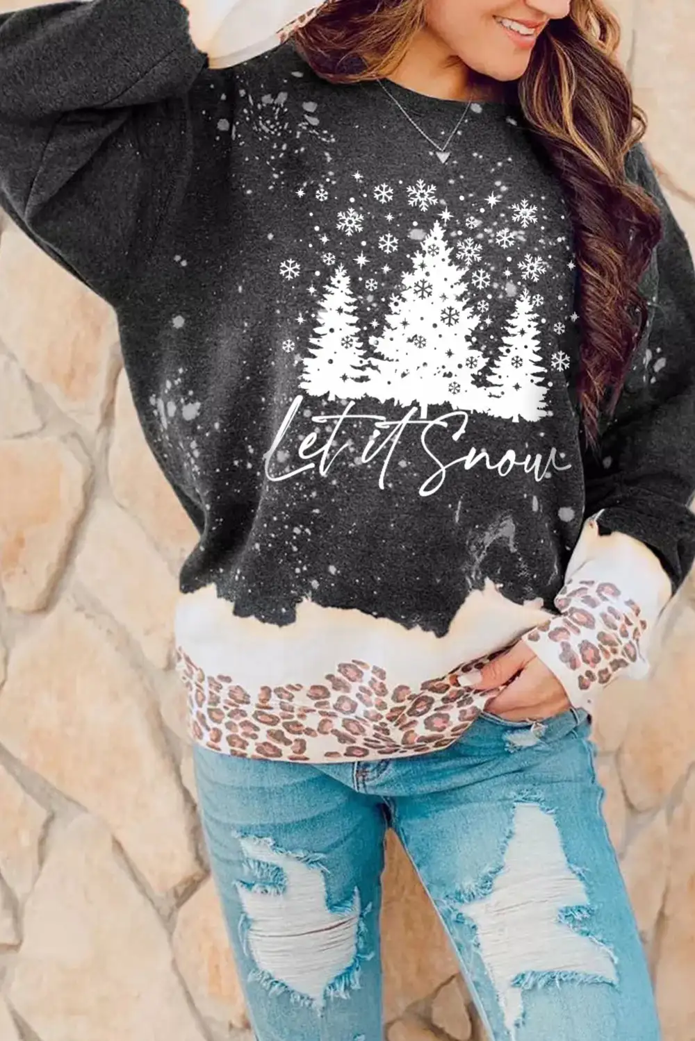 Snowy Graphic Leopard Bleached Sweatshirt
