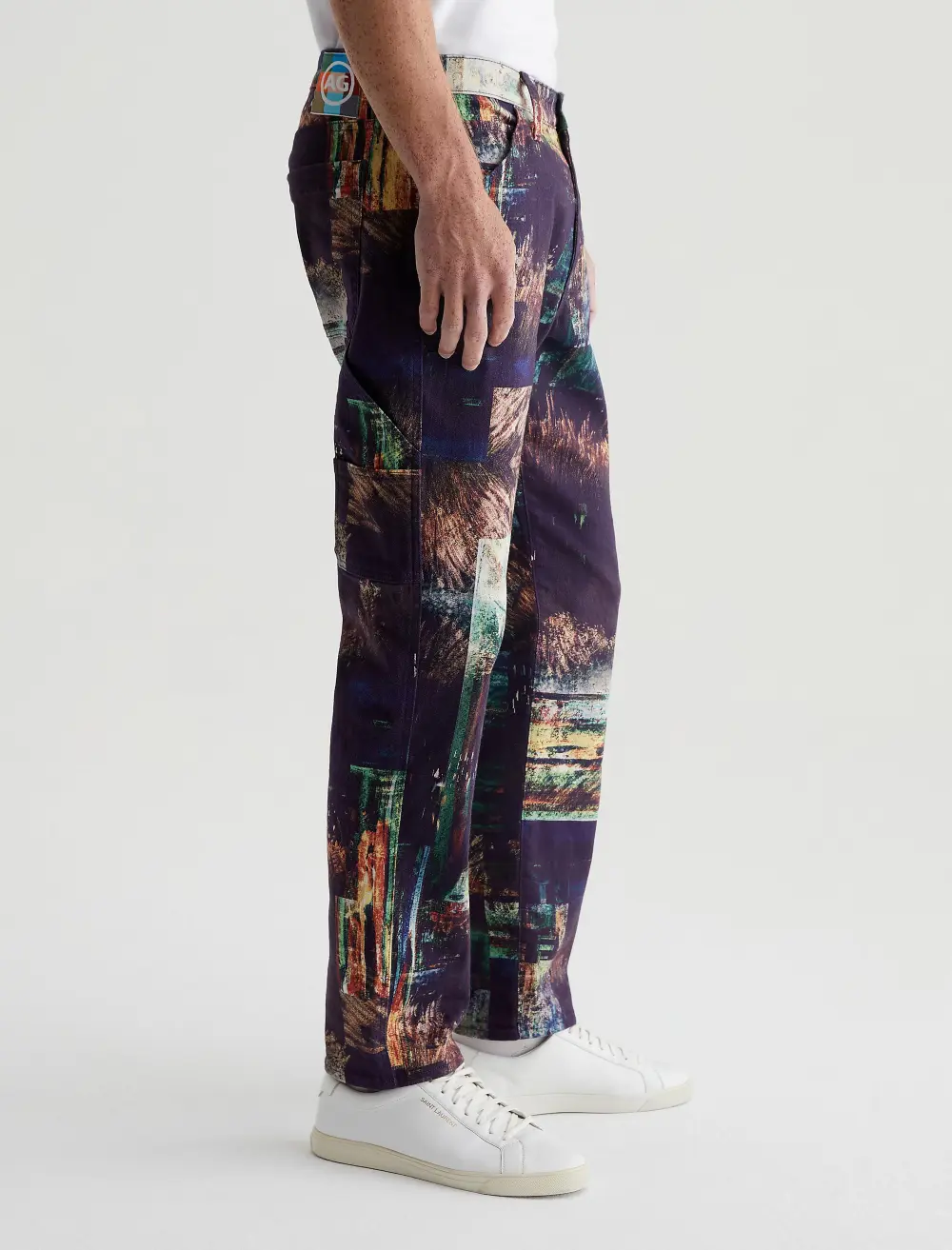 Men's Relaxed Tapered Stretch Jeans