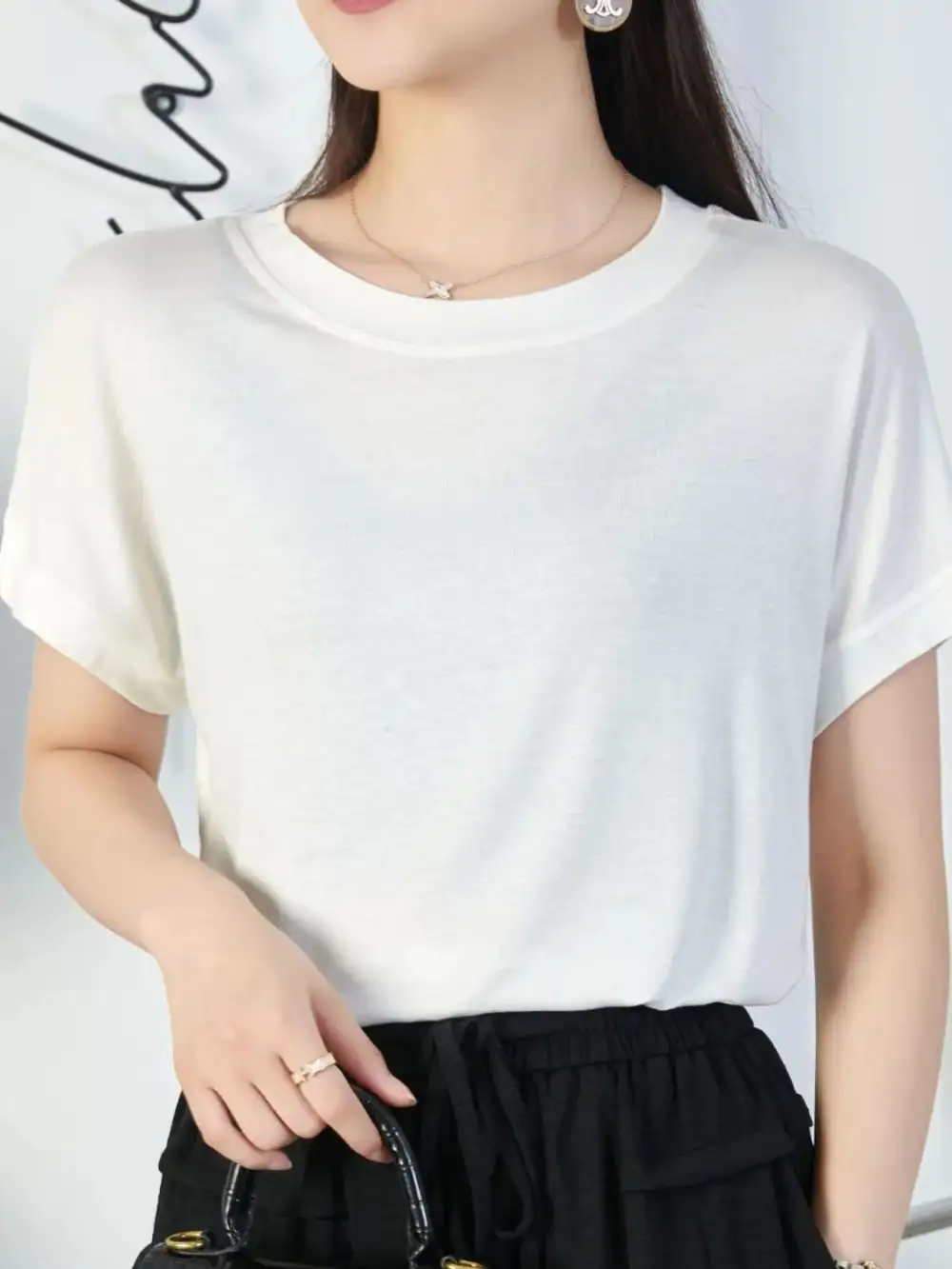 Sleek Round-Neck Short-Sleeve T-Shirt