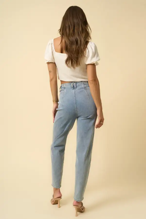 Loose Seamed Tapered Jeans