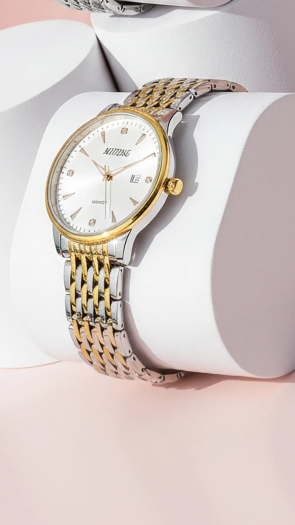 Ornate Round Face Quartz Watch