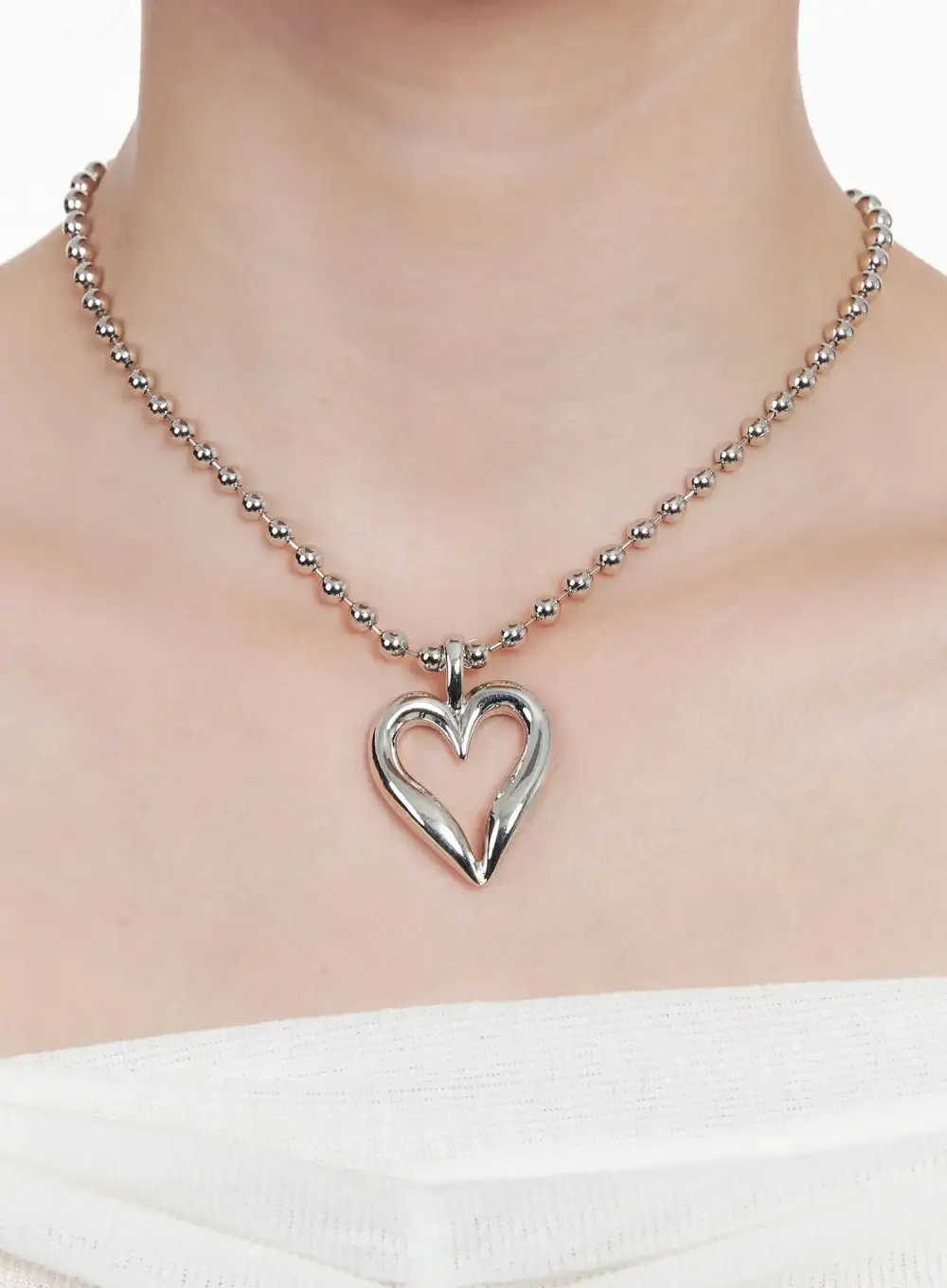 Chain Bold Heart Necklace