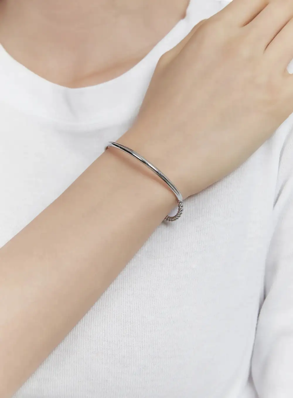 Round Clasp Bracelet