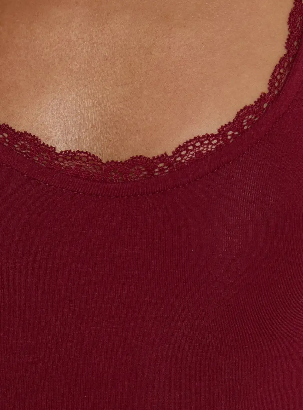 Lace Trim Scoop Neck Cropped Tank Top