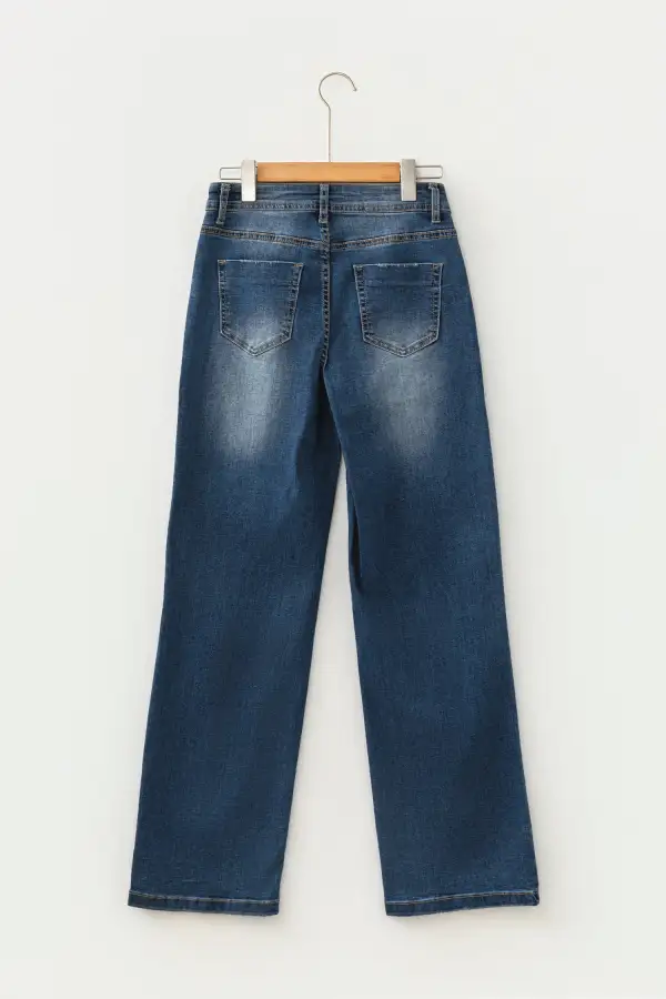 Relaxed Washed Pocketed Straight Leg Jeans