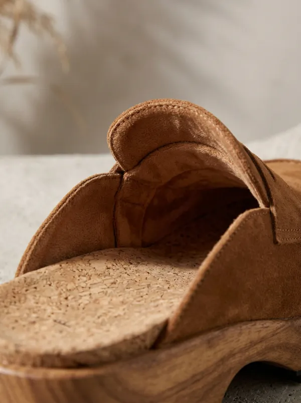 Women's Rugged Platform Minimalist Suede Wood Sole Loafers