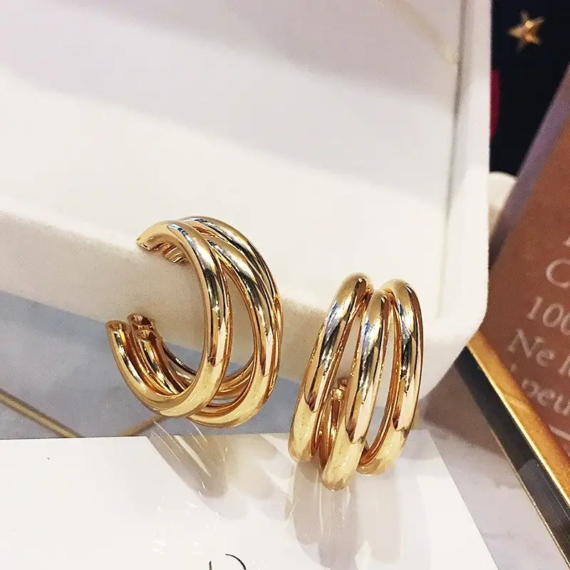 Vintage C-Shaped Metal Hoop Earrings