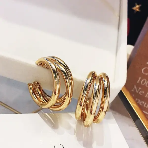 Vintage C-Shaped Metal Hoop Earrings