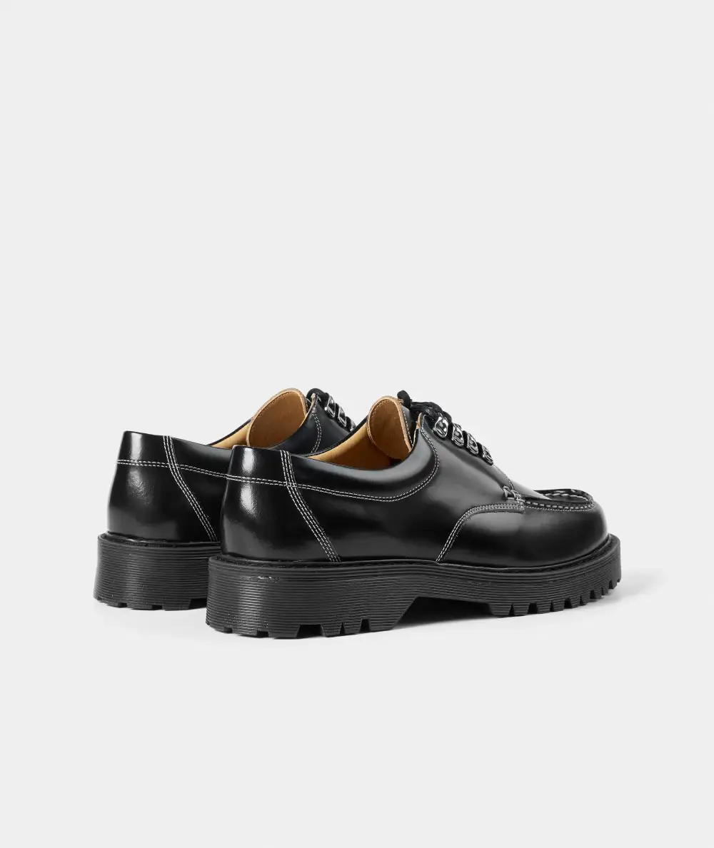 Raw-Edge Polished Moc Toe Shoes