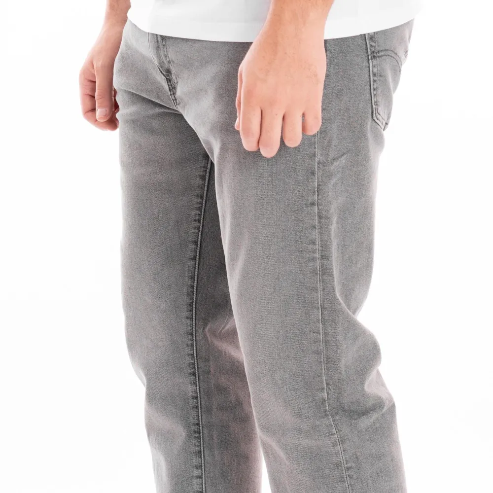Tapered Everyday Jeans