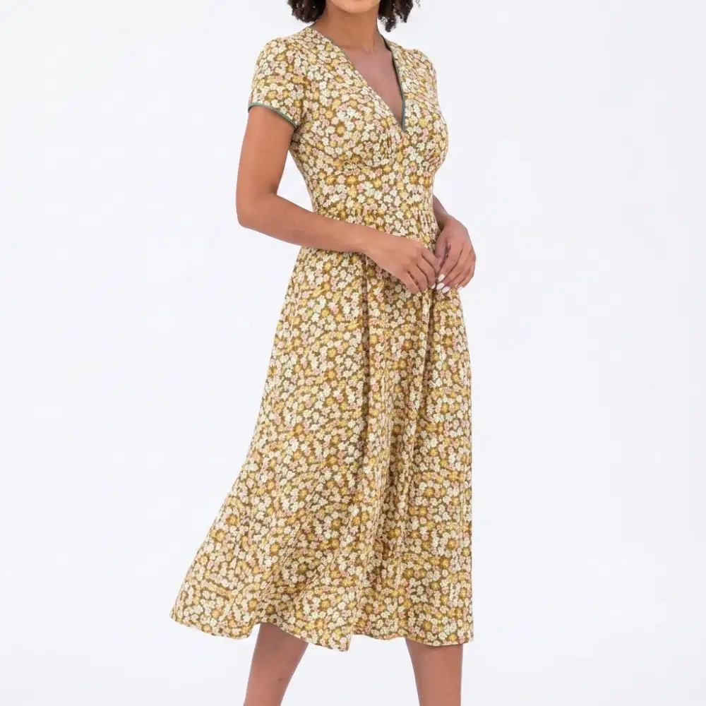 Distinctive Refined Women's Midi Dress