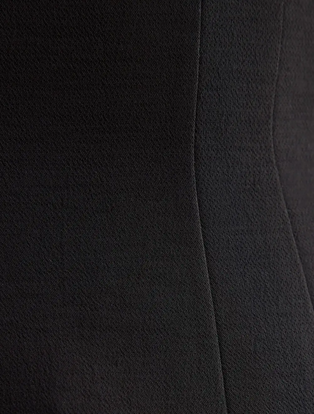 Black Square-Neck Sleeveless Form-Fitting Top