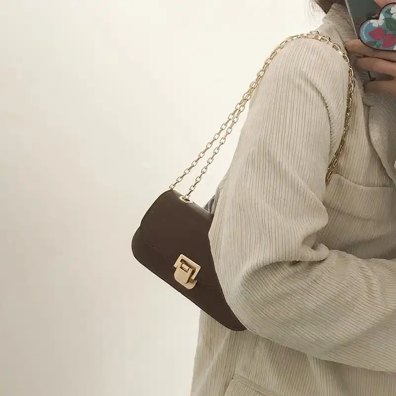 Chain Strap Baguette Bag
