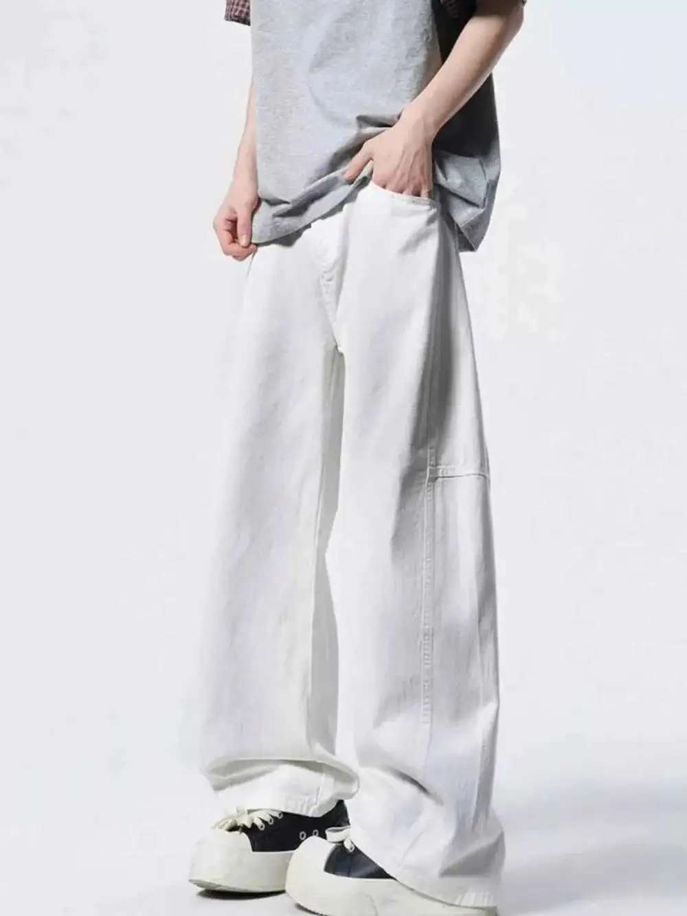 Wash Relaxed Fit Jeans