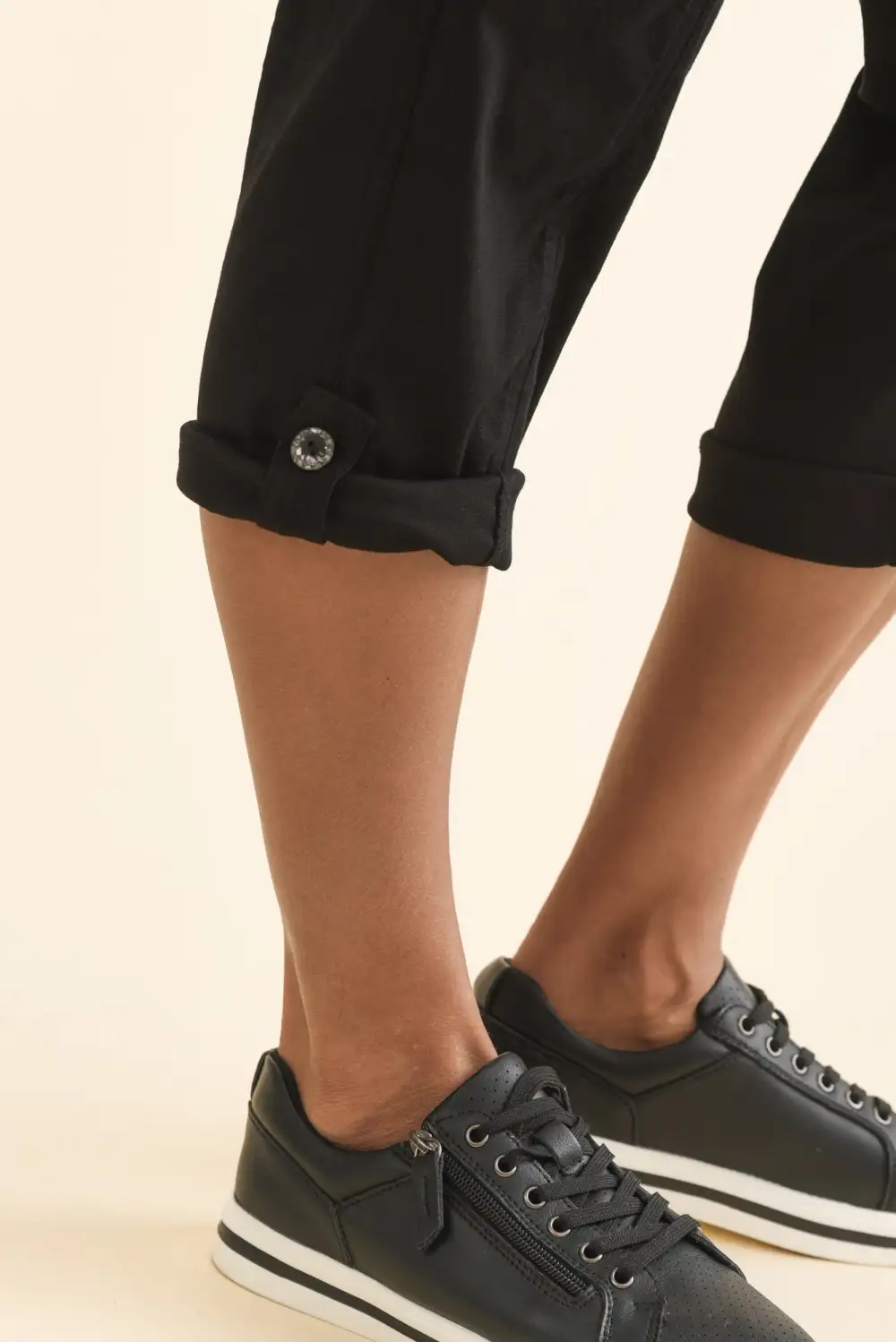 Mid Rise Cargo Pants With Drawstring And Elastic Waist