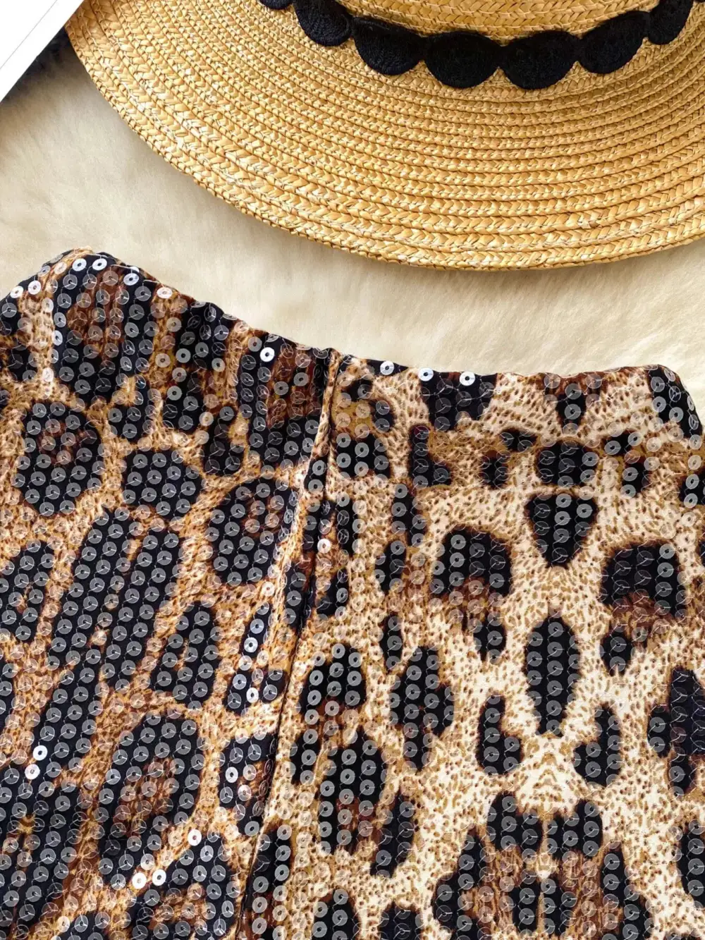 Sequin Detail Animal Print Casual Shorts