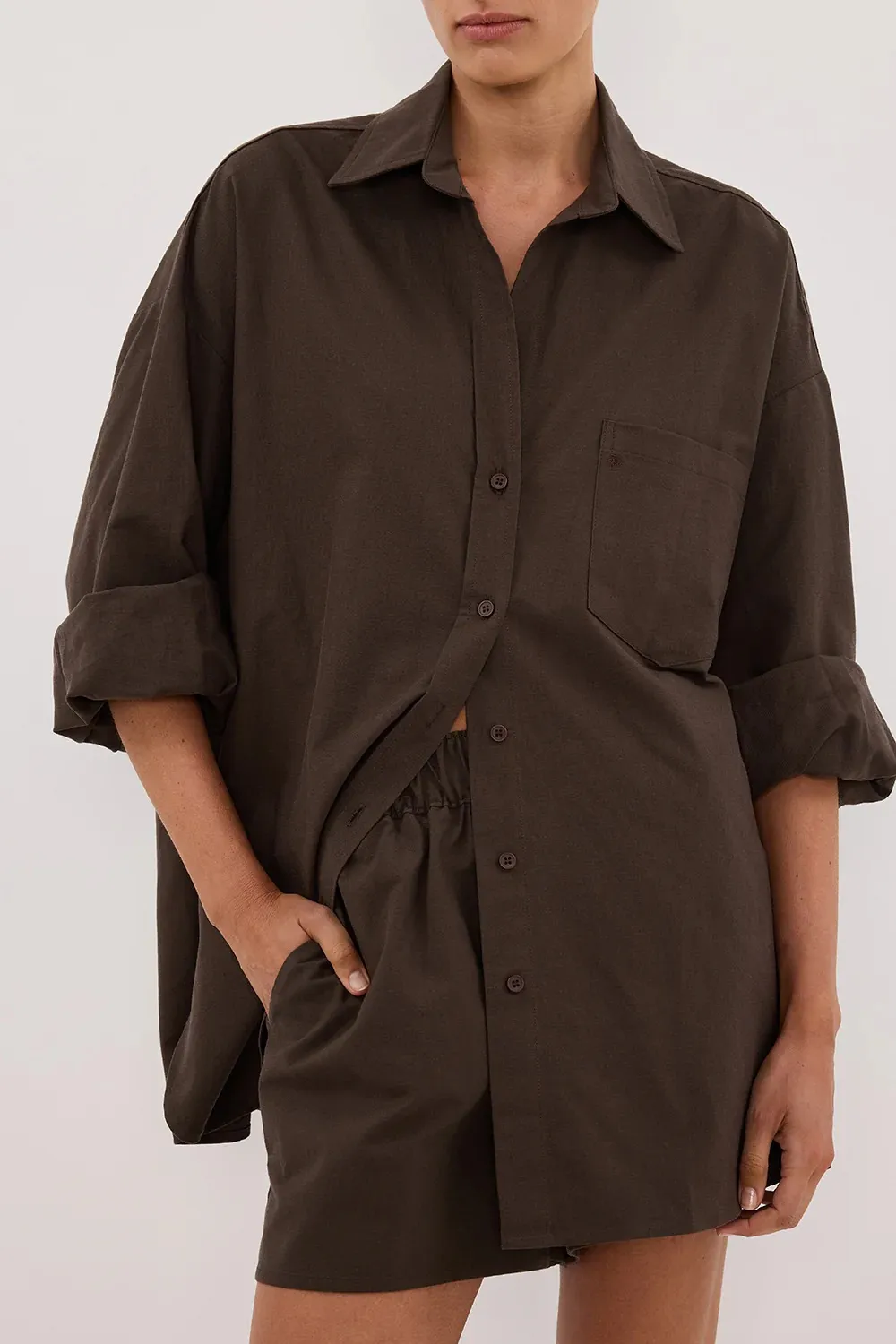 CHOCOLATE-COLORED LONG-SLEEVED SHIRT