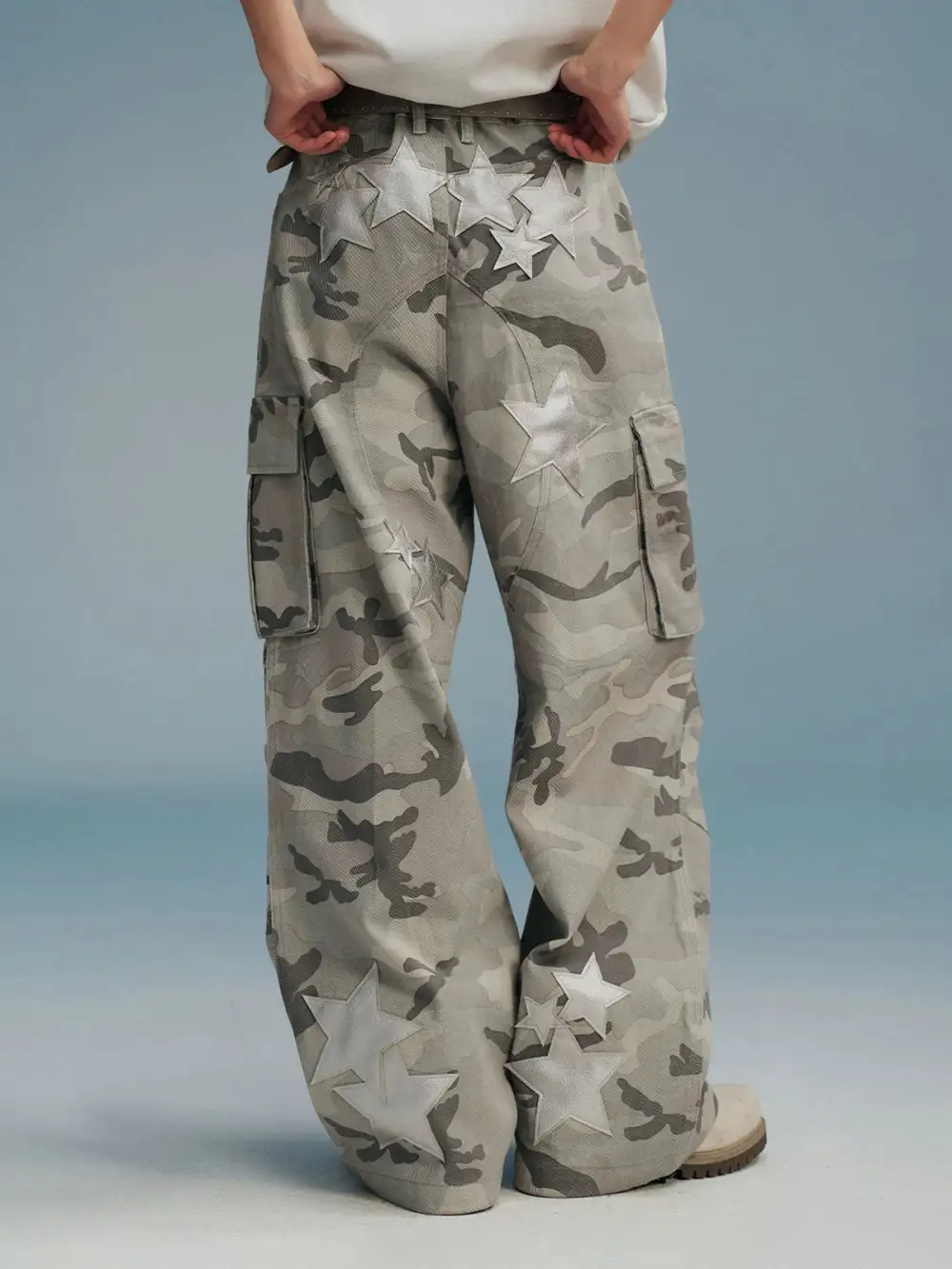 Wide-Leg Camouflage Star-Graphic Pants